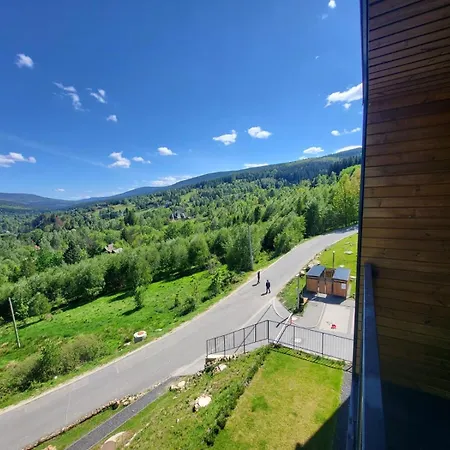 Turkusowy Izerski 아파트 *